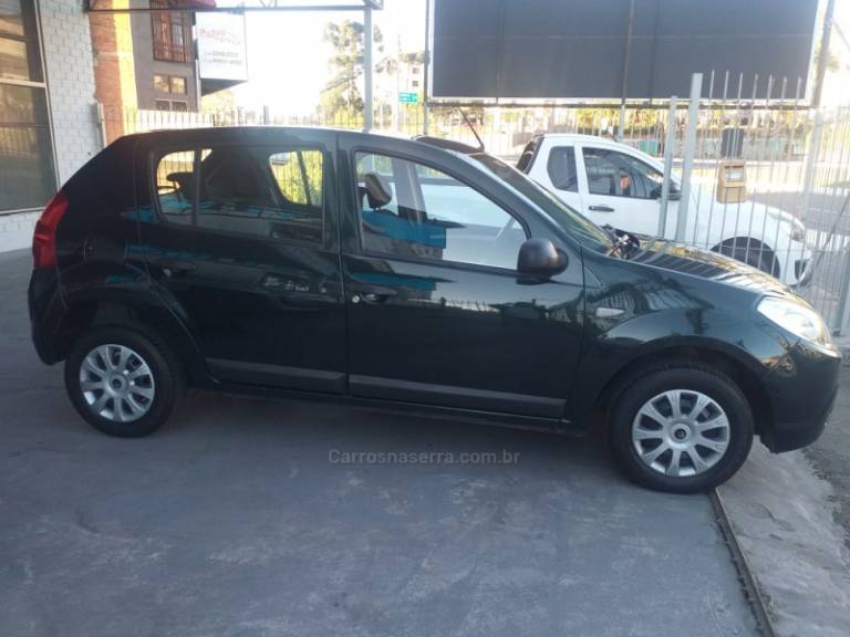RENAULT - SANDERO - 2010/2010 - Verde - R$ 26.900,00