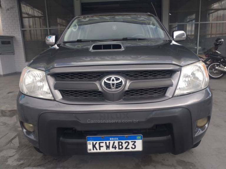 TOYOTA - HILUX - 2008/2008 - Cinza - R$ 109.900,00