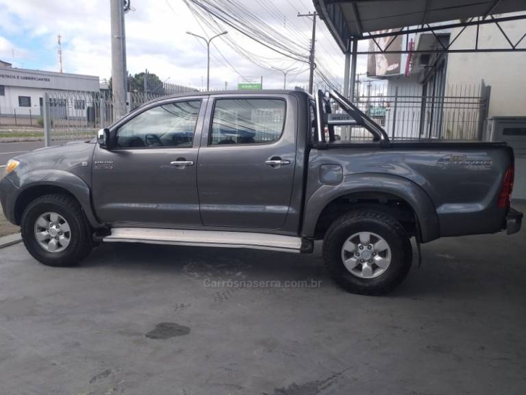 TOYOTA - HILUX - 2008/2008 - Cinza - R$ 109.900,00
