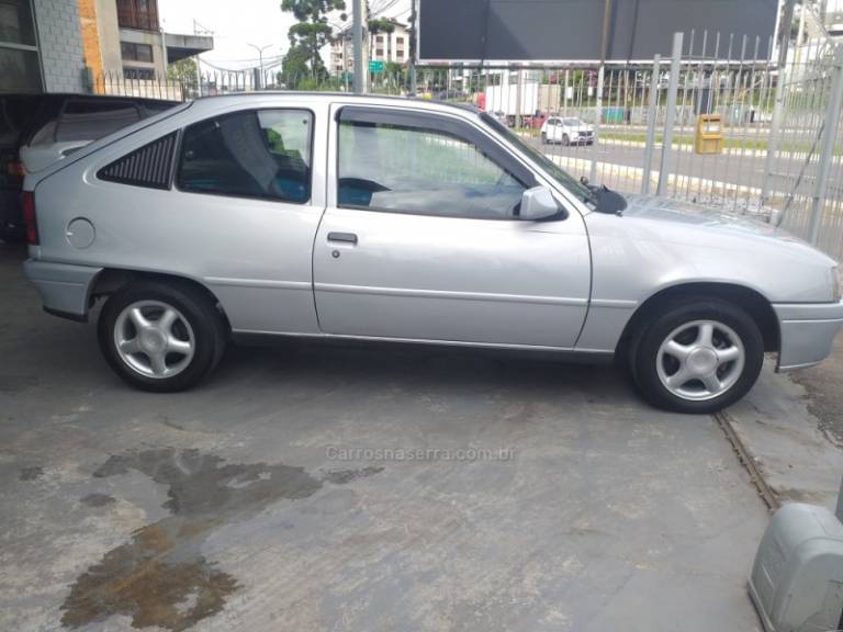 CHEVROLET - KADETT - 1998/1998 - Prata - R$ 21.900,00