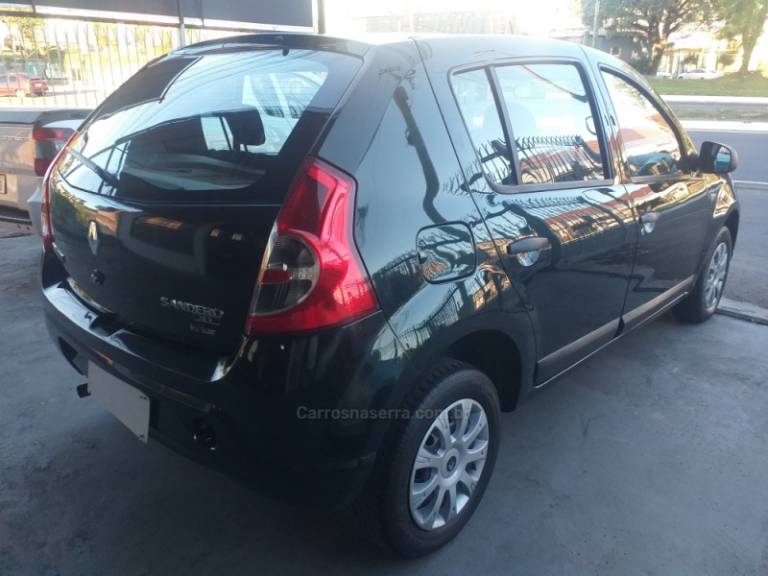 RENAULT - SANDERO - 2010/2010 - Verde - R$ 26.900,00